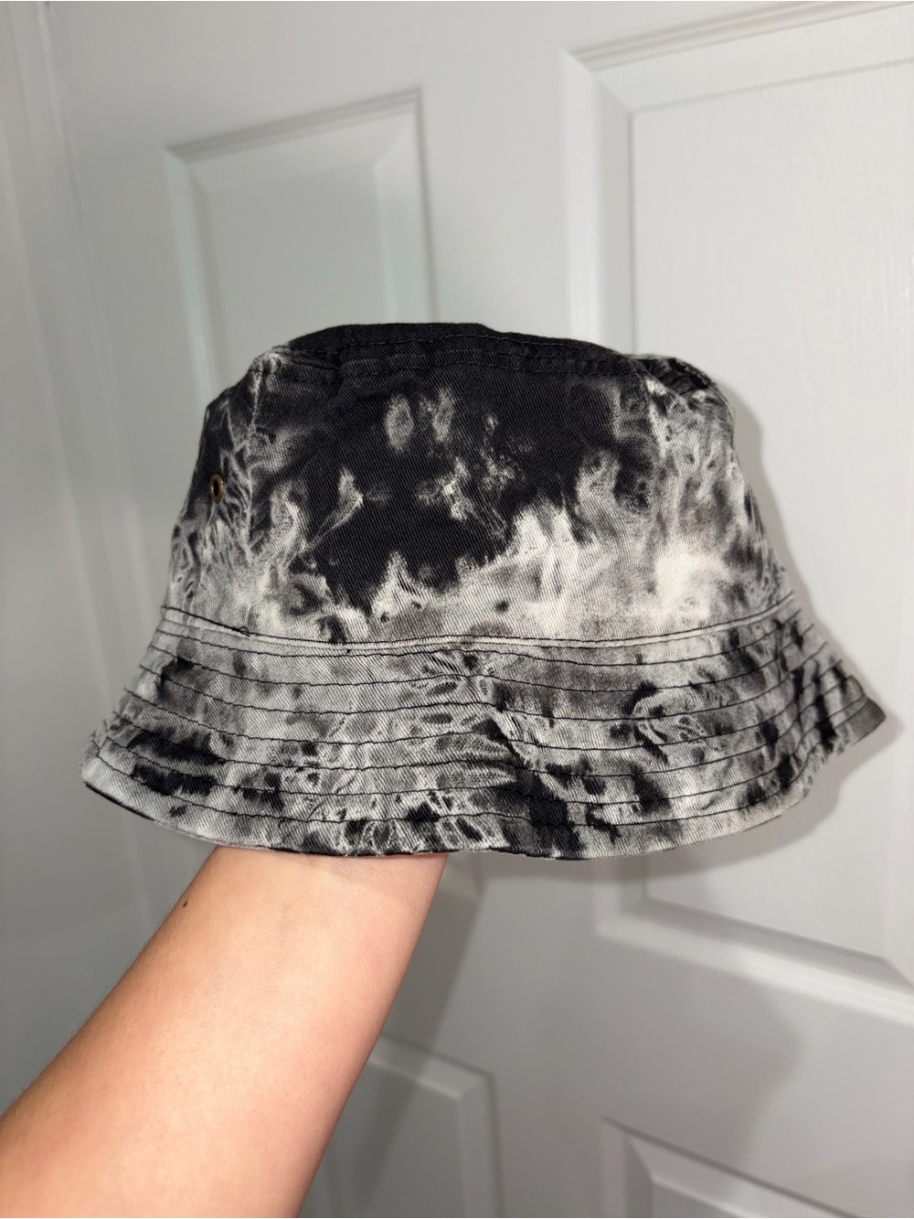 Bleached Bucket Hat (S/M)